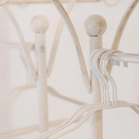 Florinda De La Cava - 7 Apartment